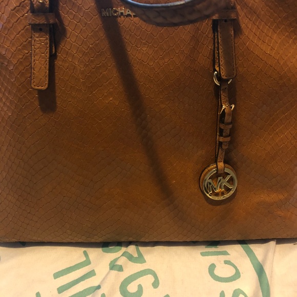 Authentic Michael Kors Tote . Real embossed - Picture 3 of 3